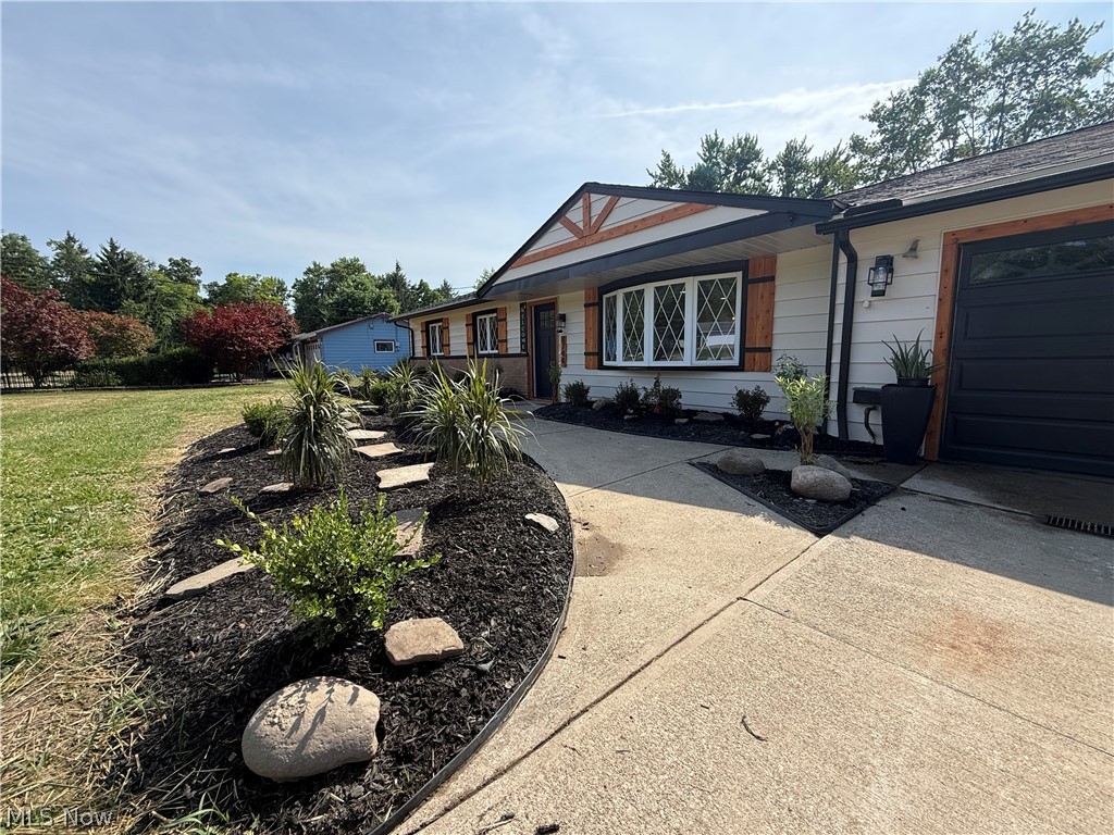 8744 Parkdale Drive North Royalton OH 44133