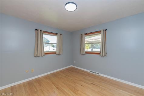 4896 Kennedy Drive Brooklyn OH 44144