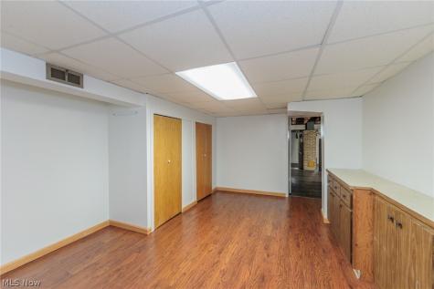 4896 Kennedy Drive Brooklyn OH 44144