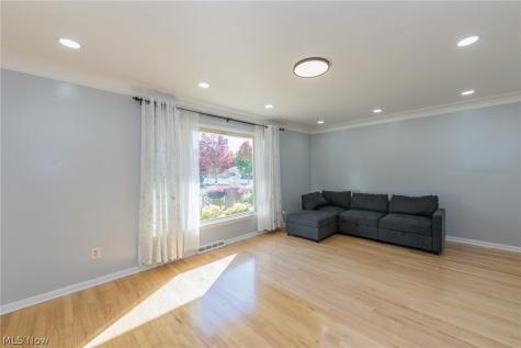 4896 Kennedy Drive Brooklyn OH 44144