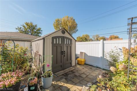 4896 Kennedy Drive Brooklyn OH 44144