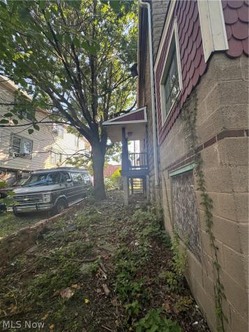 5924 Denison Avenue Cleveland OH 44102