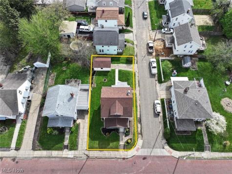 134 Roslyn Avenue NW Canton OH 44708