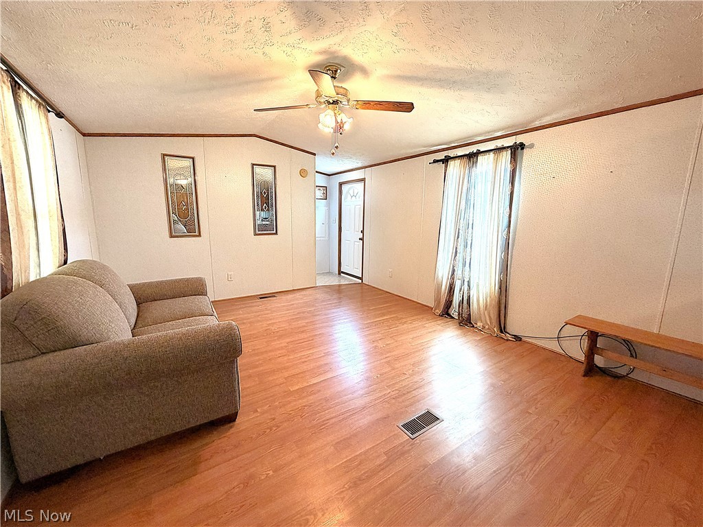 701 N Main Street Wellington OH 44090