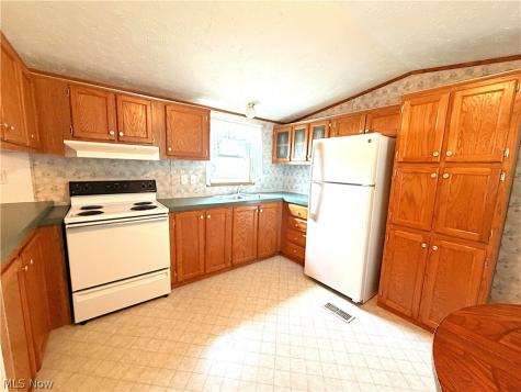 701 N Main Street Wellington OH 44090