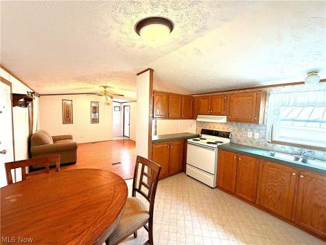 701 N Main Street Wellington OH 44090