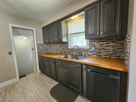 9333 S Highland Avenue Garfield Heights OH 44125