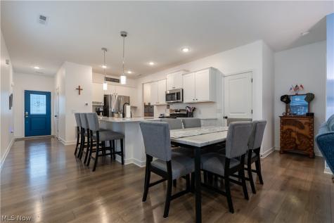 435 Honeycrisp Drive NE Louisville OH 44641