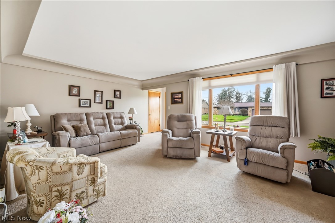 2076 Glenn Drive NE Warren OH 44483