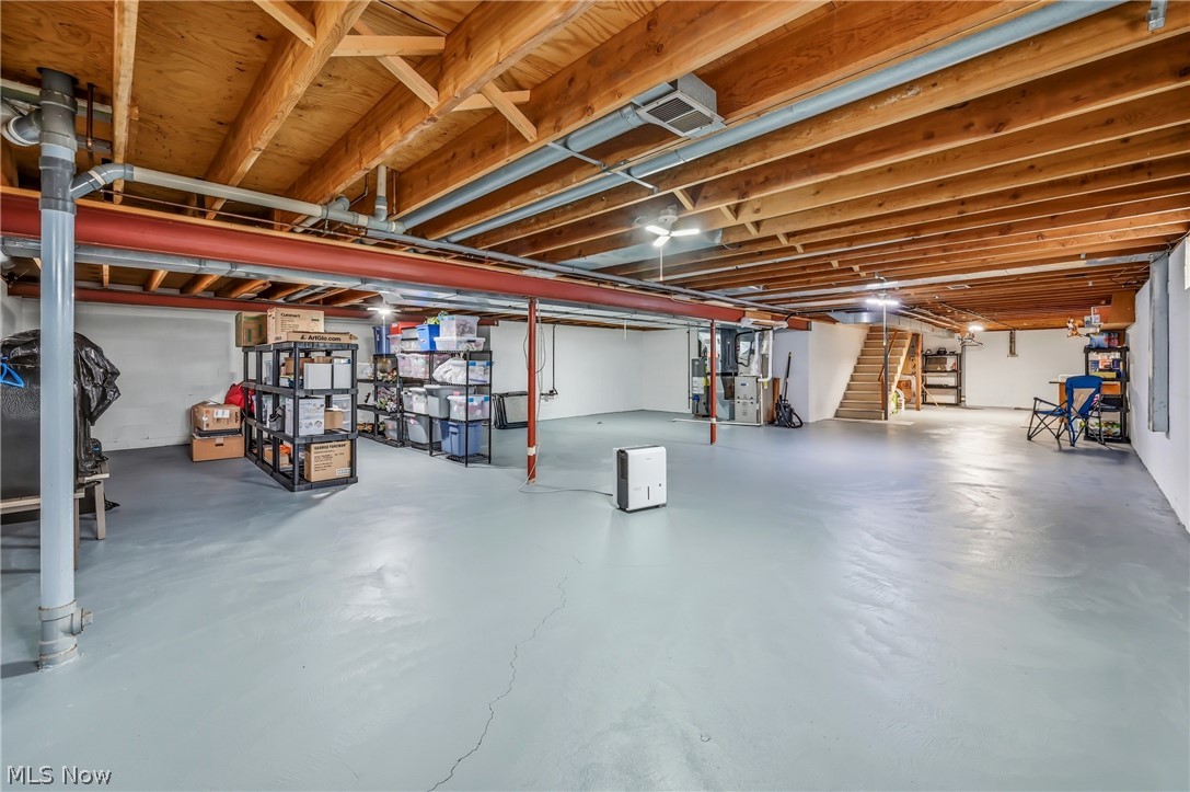 2076 Glenn Drive NE Warren OH 44483
