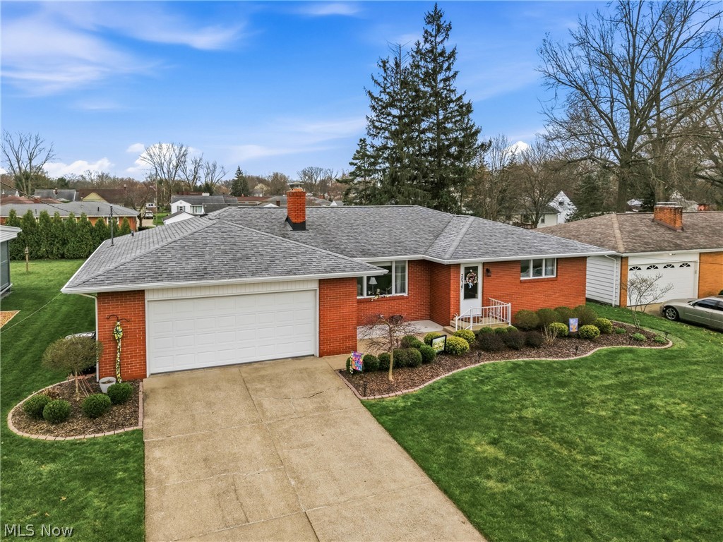 2076 Glenn Drive NE Warren OH 44483