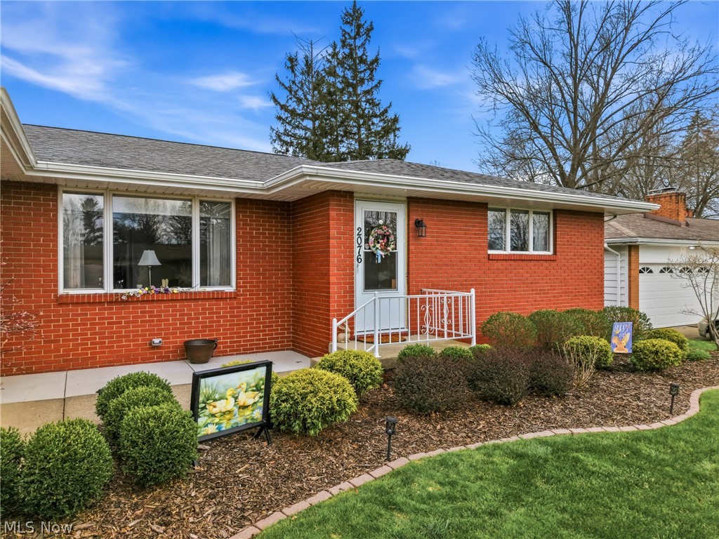 2076 Glenn Drive NE Warren OH 44483