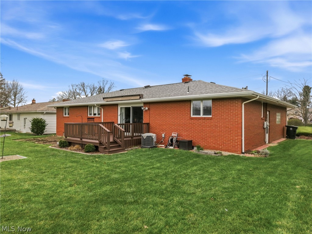 2076 Glenn Drive NE Warren OH 44483