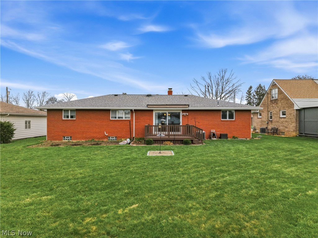 2076 Glenn Drive NE Warren OH 44483