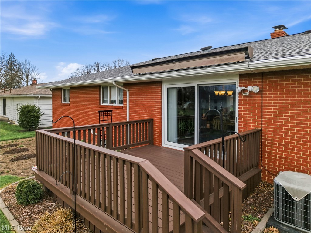 2076 Glenn Drive NE Warren OH 44483