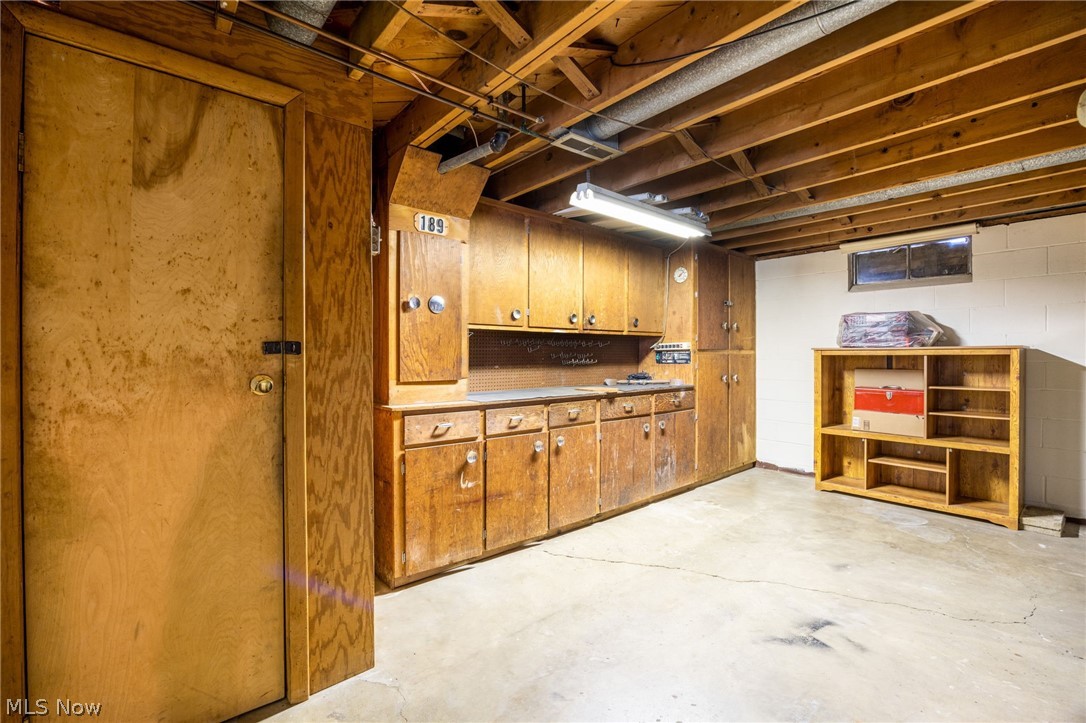 189 Pocantico Avenue Akron OH 44312