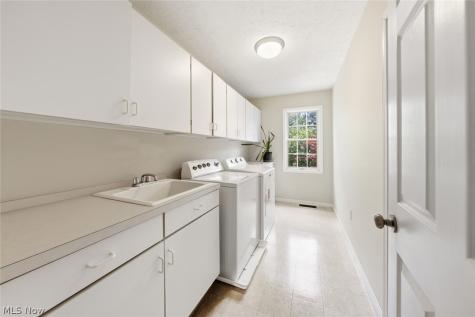31729 Commodore Court Avon Lake OH 44012