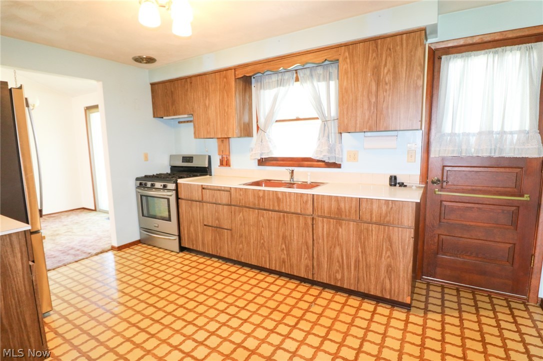 815 W Shore Boulevard Sheffield Lake OH 44054