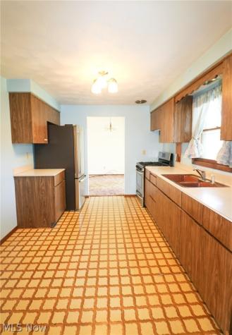 815 W Shore Boulevard Sheffield Lake OH 44054