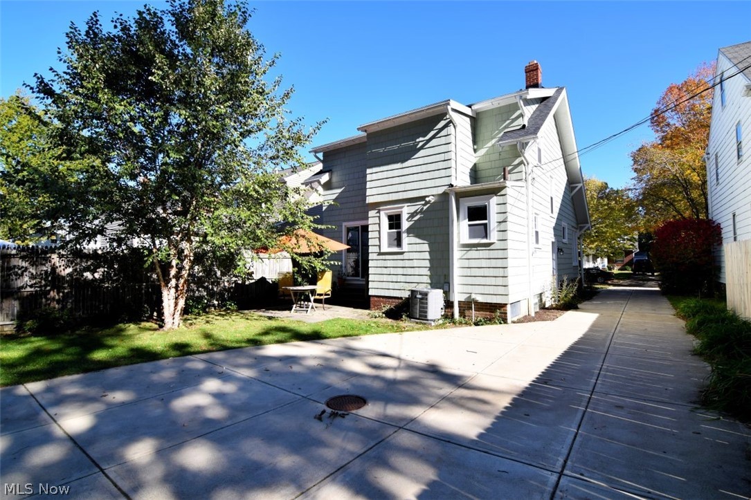 156 E 208 Street Euclid OH 44123