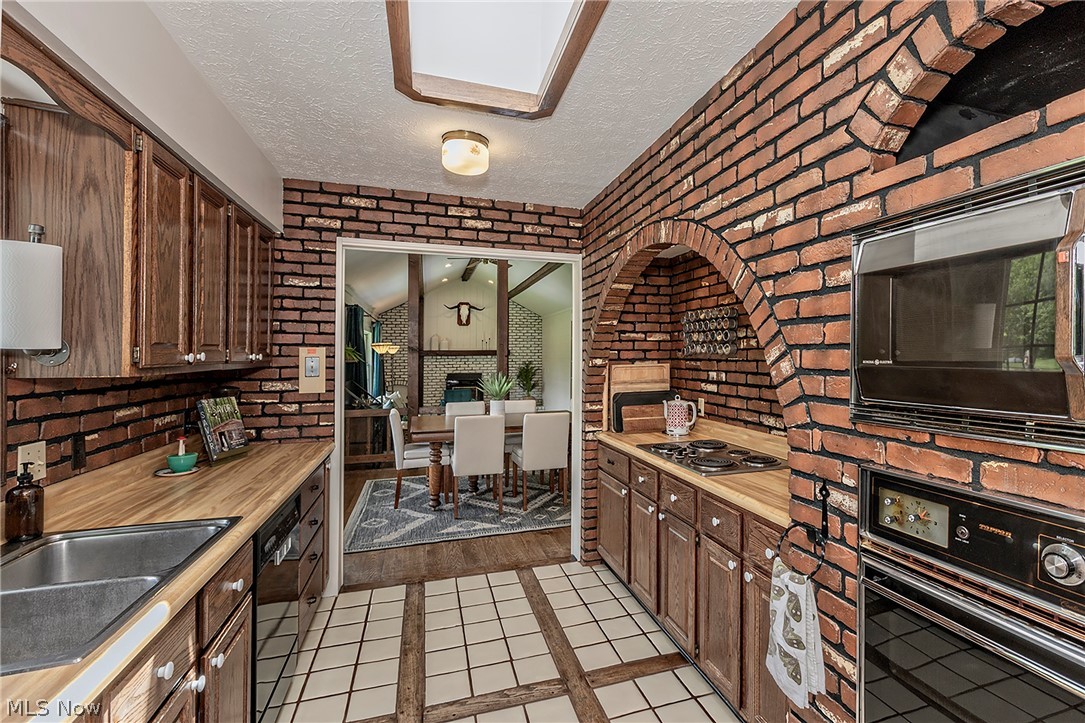 11292 Butternut Road Chardon OH 44024