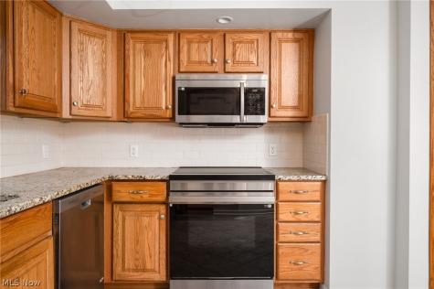 27026 Osborn Road Bay Village OH 44140