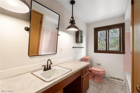 27026 Osborn Road Bay Village OH 44140