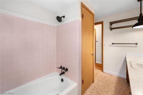 27026 Osborn Road Bay Village OH 44140