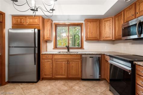 27026 Osborn Road Bay Village OH 44140