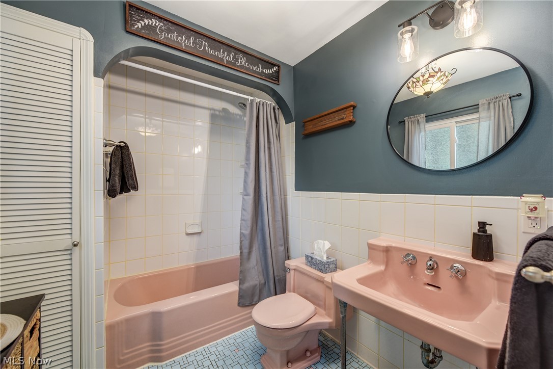 27200 Fullerwood Drive Euclid OH 44132