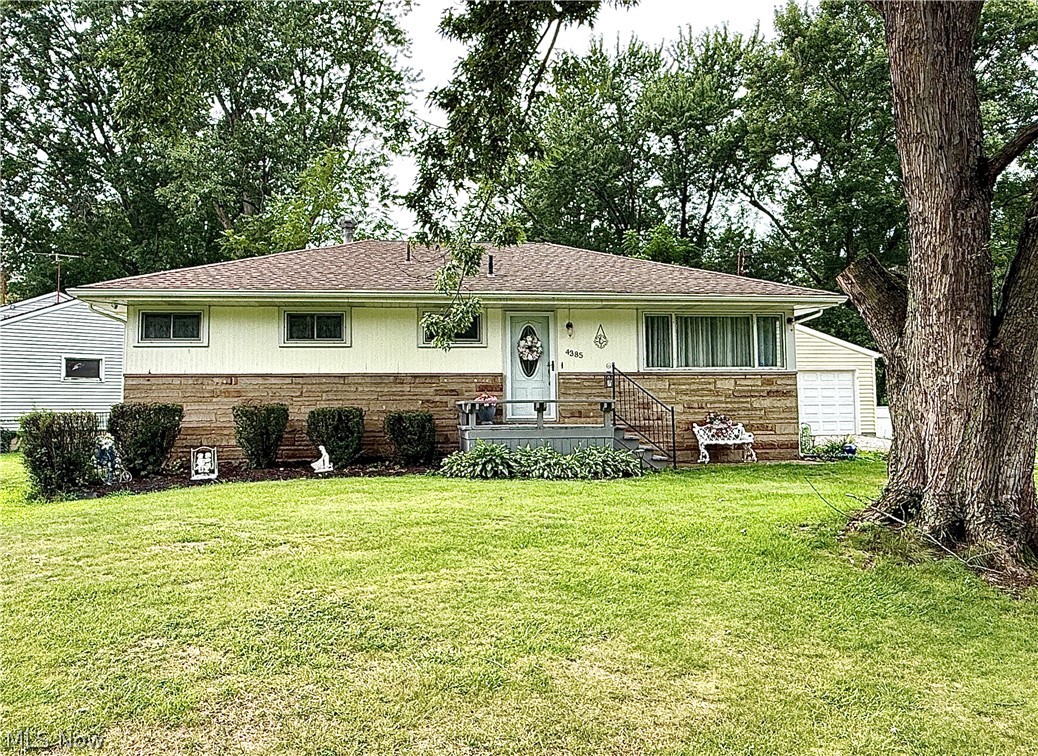 4385 Stoneybrook Drive SE Warren OH 44484