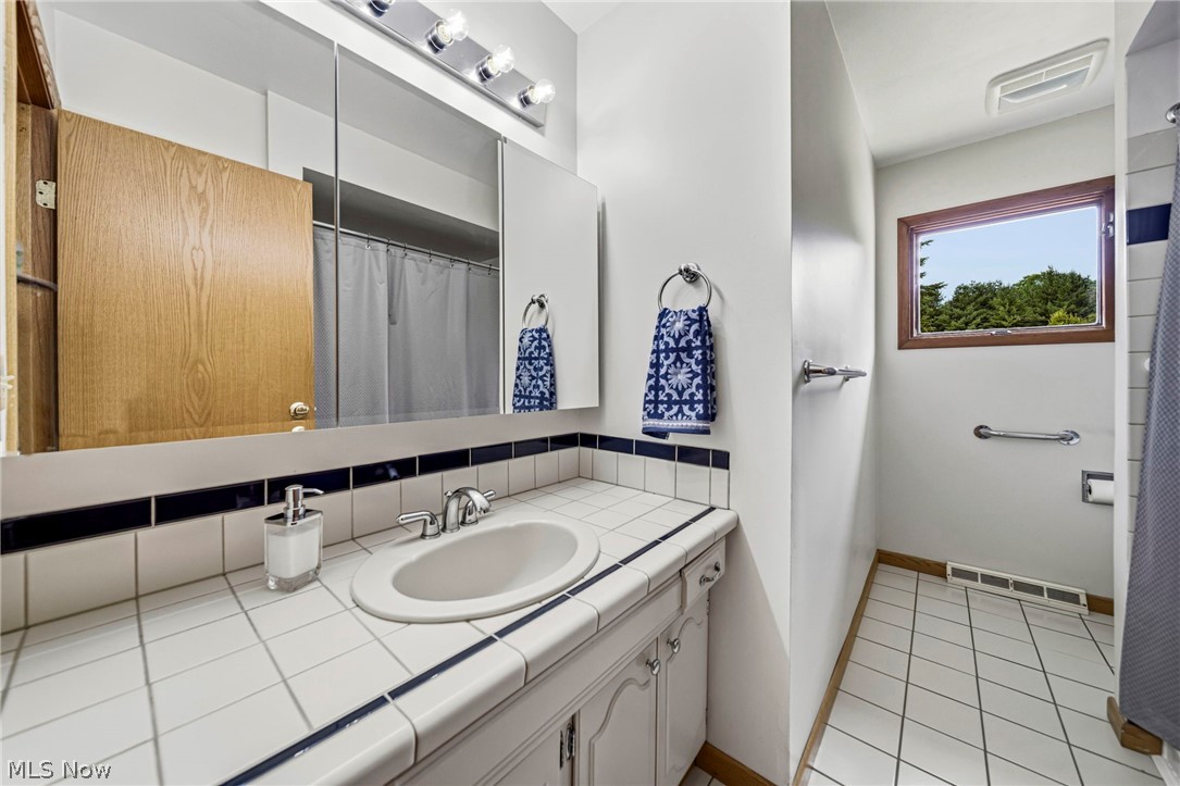 9225 Willson Drive Chagrin Falls OH 44023