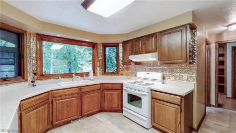 3846 Golden Wood Way Uniontown OH 44685