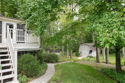 3846 Golden Wood Way Uniontown OH 44685