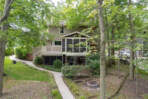 3846 Golden Wood Way Uniontown OH 44685