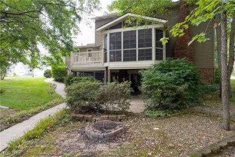 3846 Golden Wood Way Uniontown OH 44685