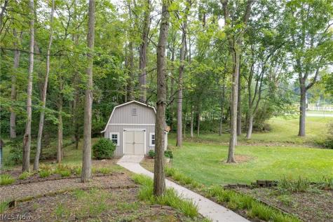 3846 Golden Wood Way Uniontown OH 44685