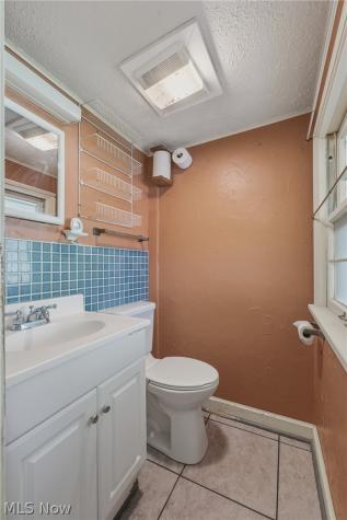 1315 Grove Street NE Canton OH 44721