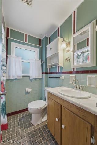 1315 Grove Street NE Canton OH 44721