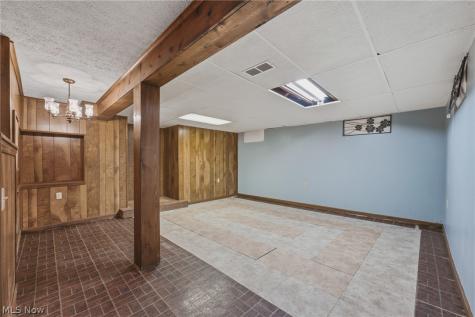1315 Grove Street NE Canton OH 44721