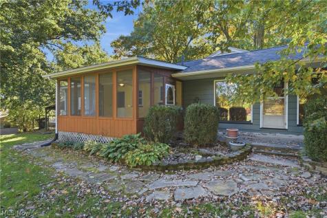 1315 Grove Street NE Canton OH 44721