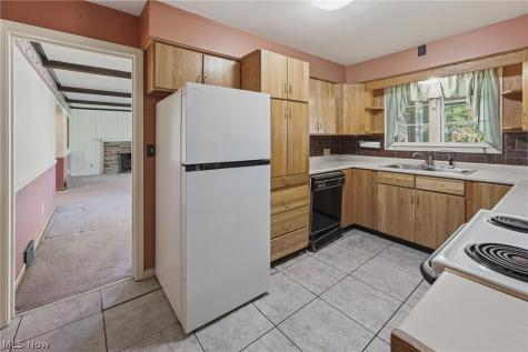 1315 Grove Street NE Canton OH 44721