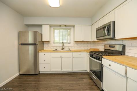 1562 State Route 303 Streetsboro OH 44241