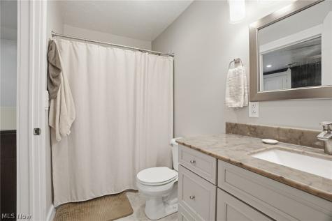 14871 Mayfield Road Huntsburg OH 44046