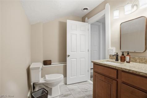 14871 Mayfield Road Huntsburg OH 44046