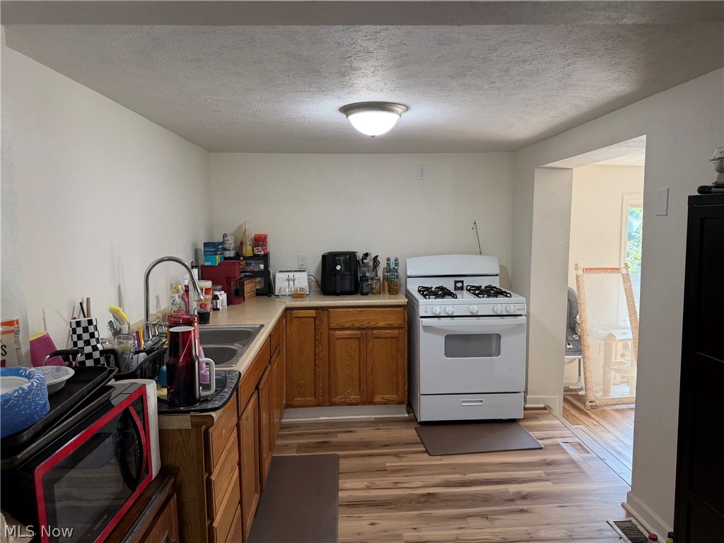 4421 Meadowbrook Drive Leavittsburg OH 44430