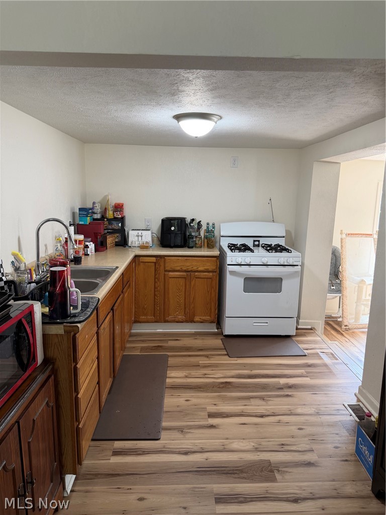 4421 Meadowbrook Drive Leavittsburg OH 44430