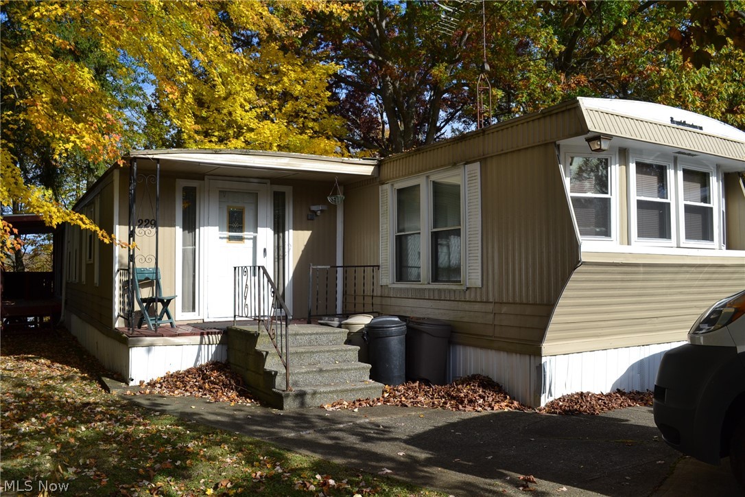 229 Lake Shore Terrace Warren OH 44481