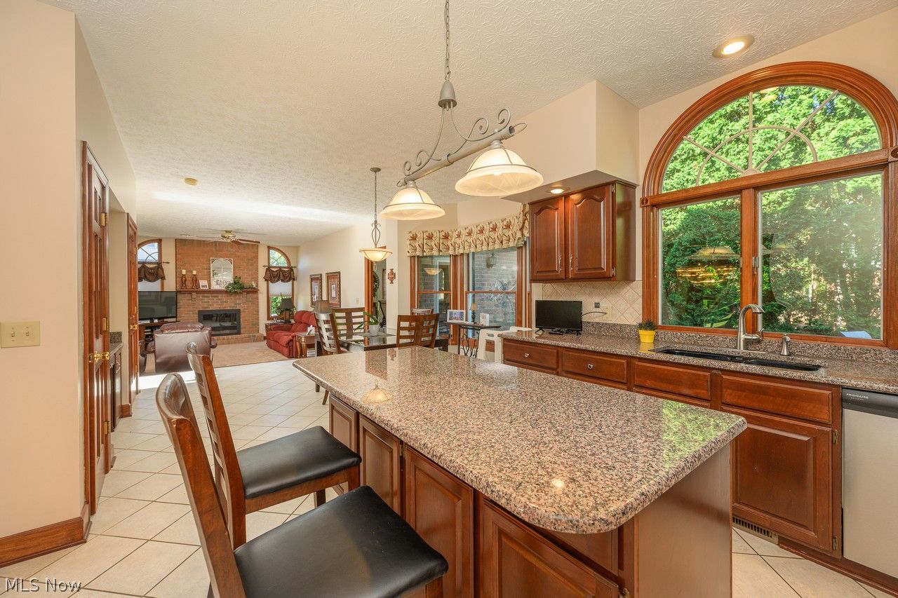 2890 Carie Hill Circle NW Massillon OH 44646