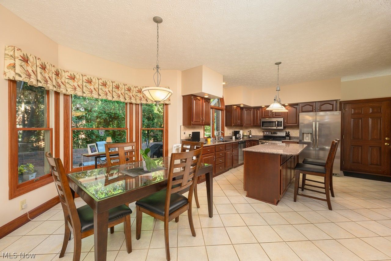 2890 Carie Hill Circle NW Massillon OH 44646